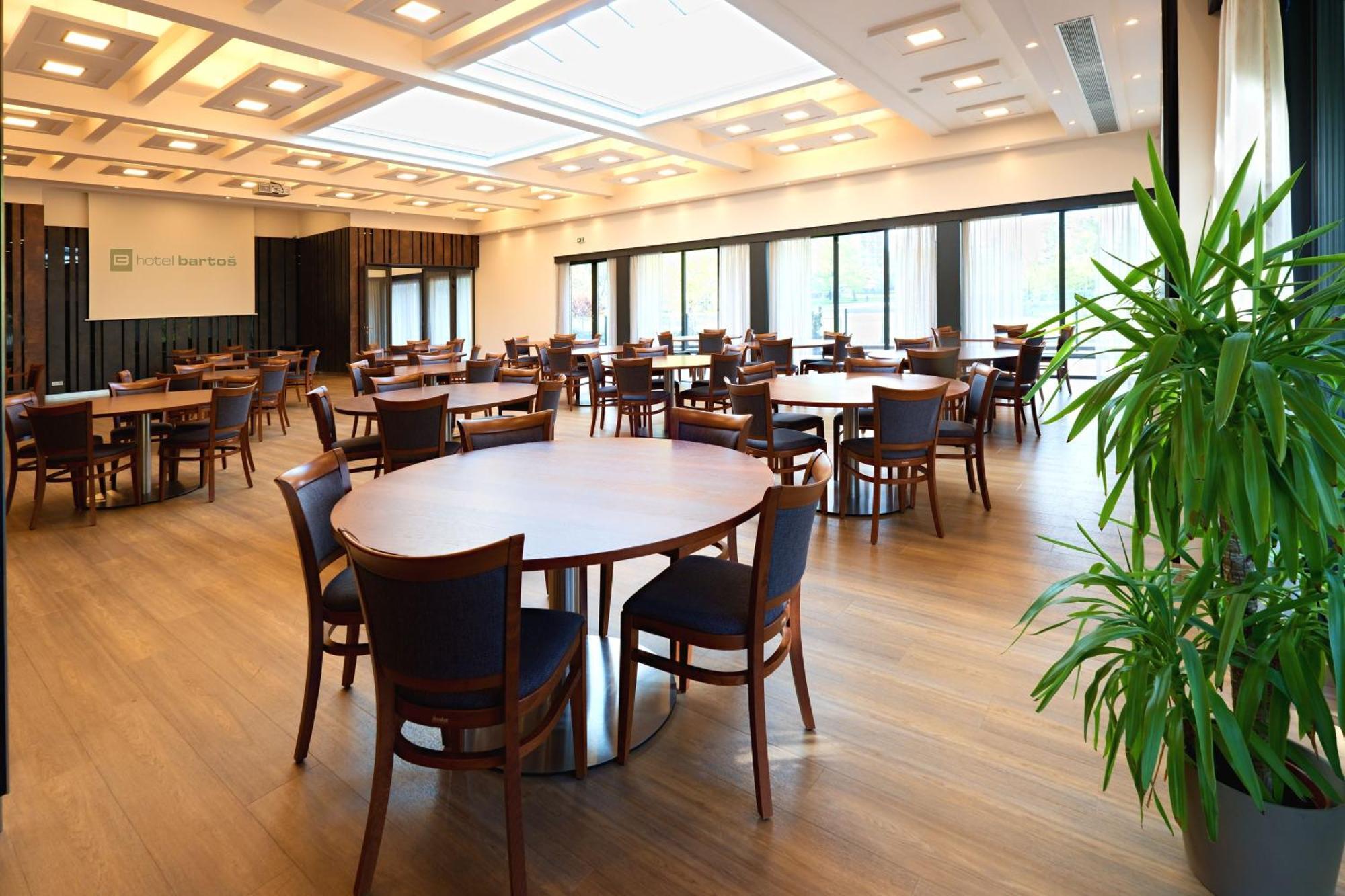 Hotel Bartos Frenstat pod Radhostem ภายนอก รูปภาพ